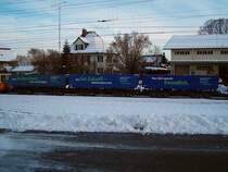 Diese Kieswagen wurden fr�her in der ehemaligen DDR als Braunkohlewagen eingesetzt.
Weiteres dazu finden Sie unter  http://www.aare-seeland-mobil.ch weiter unter  Medienstelle . F�r Fotos zus�tzlich rechts  Fotoarchiv  anklicken. T�uffelen den 30.01.2004