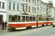 15. Oktober 1984, Cottbus, Straßenbahn, Tw 1 und 2 halten am Altmarkt, Typ KT4D, gebaut bei CKD 1978 und 1982, beide wurden 1997 verschrottet. Der Endpunkt Zielona-Gora-Straße liegt in Sachsendorf. 