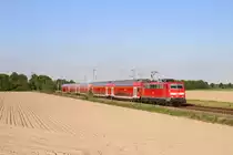 111 127 der Deutschen Bahn AG war am 05. Mai 2020 mit dem Regionalexpress 10456 von Düsseldorf Hauptbahnhof über Krefeld Hauptbahnhof und Viersen nach Aachen Hauptbahnhof unterwegs, hier zwischen den Haltepunkten Forsthaus und Anrath.