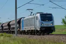 187 312-4 mit Kohlezug auf der Hauptstrecke Berlin - Stralsund nördlich von Oranienburg.