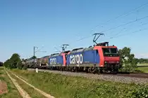 Am Nachmittag des 13.06.2019 fuhr Re 482 025-4 zusammen mit Re 482 008-0  Ökotrans  und dem  BASF -Zug DGS 49069 (Karlsruhe Gbf - Basel SBB RB) südlich von Buggingen über die KBS 703 durchs Rheintal in Richtung Schweiz.