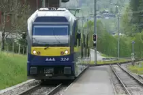 Der ABDeh 8/8 324 am 6.5.20 bei der Einfahrt in Schwendi.