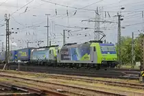 Doppeltraktion, mit den BLS Loks 485 005-3 und 475 405-7, durchfährt den badischen Bahnhof. Die Aufnahme stammt vom 02.05.2020.