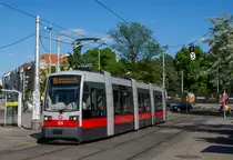 Wien 

Wiener Linien ULF A1 129 als Linie 18 am Margaretengürtel, 12.05.2020 