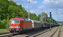 DB Cargo AG [D] mit  193 377  [NVR-Nummber: 91 80 6193 377-9 D-DB] und gemischtem Güterzug am 13.05.20 Bf. Saarmund.