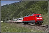 101 029 mit EC217 zwischen Bruck-Mur und Pernegg am 8.05.2020.