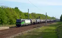 193 764 der ELL führte am 10.05.20 einen Kesselwagenzug durch Burgkemnitz Richtung Bitterfeld.