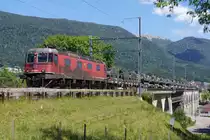 PANZERZÜGE DER Pz S/21.
Re 620 014-1  Meilen  Bure-Casernes - Biel RB bei Grenchen-Nord am 19. Mai 2020.
Foto: Walter Ruetsch 