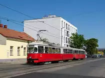 Wien

Wiener Linien E1 4540 + 1323 als Linie 25 vor der Haltestelle Carminweg, 18.05.2020. 
