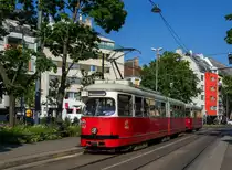 Wien 

Wiener Linien E1 4542 + 1351 als Linie 26 am Hoßplatz, 18.05.2020 