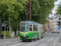 Graz. TW 607 fuhr am 20.05.2020 auf der Linie 1, hier kurz vor der Haltestelle Kaiser-Josef-Platz auf dem Weg nach Eggenberg. 