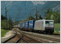 Wer h�tte sich das vor einigen Jahren gedacht? 3 Bahnunternehmen mit einem KLV Zug. ES 64 U2 - 021 der WLB an der Spitze, dahinter �BB 1144 und als Naschiebe TX 185 540. Durchfahrt in Brixlegg Richtung Brenner am 16.7.2007.