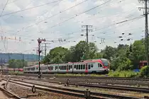 Nachschuss auf VIAS ET 412 A (428 146-5), als dieser am Mittag des 22.06.2019 gemeinsam mit VIAS ET 406 A (428 140-8) auf dem Weg von Neuwied nach Frankfurt (Main) Hbf war und hier am Rangierbahnhof und DB Museum in Koblenz Lützel gen Hauptbahnhof vobei fuhr.