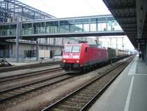 Am 04.04.2006 fuhr 185 052 mit einem G�terzug durch Regensburg.