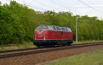 221 145 der EGP rollte am 10.05.20 als Leerfahrt durch Burgkemnitz Richtung Bitterfeld.