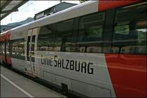  LINIE SALZBURG   Gef�rdert vom Land Salzburg  Logo. Aufgenommen am 26.06.07 am 4023 005  Marktgemeinde Oberalm  der als RB5068 (S3) von Berchtesgaden Hbf nach Schwarzach St.Veit in Bad Reichenhall einen Halt einlegt.