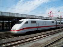 ICE 1 Triebkopf in Hannover HBf auf dem Weg mit seinem Zug nach M�nchen (19.7.2007)