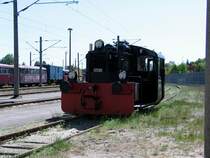 Hier ist die 100763-2 mal von vorne zu sehen sie fuhren G�ste die dort zum Tag der offenen T�r in Neustrelitz waren ein bischen hin und her