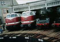 Glauchauer 23 1097 (35 1097)vor ihrem Unfall  zusammen mit 118 663+228 770 im Bw Glauchau