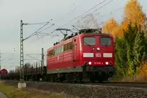 22. November 2016, Lok 151 006 fährt mit einem Güterzug  kurz vor Küps in Richtung Saalfeld.