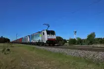 Railpool/BLS Cargo 186 105 und 186 292-9 mit Containerzug am 31.05.20 in Waghäusel (Baden Württemberg) 