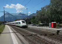  Deutschlands schnellster Klimaschützer  ICE4 auf dem Weg nach Chur,hier durchfährt er  Heidis Bahnhof  Maienfeld. 01.06.20