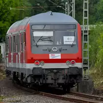 Dieser TRI-Steuerwagen kann sein DB-Herkunft nicht leugnen, so gesehen Anfang Mai 2020 in Hattingen.