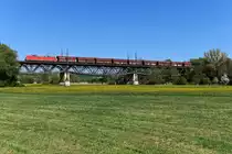 Mit dem umgeleiteten GM 47972 von Linz Stahlwerke nach Amsterdam Westhaven konnte am 26. April 2020 die 185 357 beim Überqueren der Wörnitz bei Felsheim beobachtet werden. 