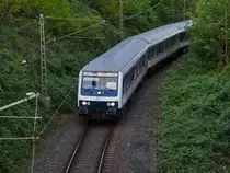 Ein TRI-Steuerwagen Anfang Mai 2020 auf dem Weg Richtung Oberhausen kurz vor dem Hattinger Bahnhof. 