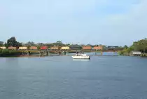 432 crosses the Eau Gallie River near Melbourne whilst working FEC920-06, the Fort Pierce - Pineda local, 6 Feb 2020