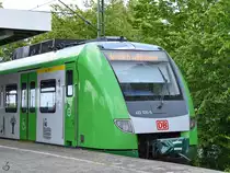 Der Triebzug 422 035-6 heißt seine Fahrgäste  Herzlich Willkommen  (Bochum-Langendreer, Mai 2020)