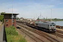 266 069 mit dem Wasserglas Zug aus D´Reisholz, hier ist sie am Zugschluss, da in Brühl Vochem Kopf gemacht wurde und es via der Querbahn mit einer MaK D1002 in den Hafen Köln Godorf ging. Aufgenommen am 02.06.2020