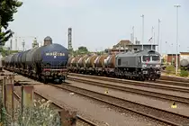 266 069 hat abgekuppelt und macht sich wenig später solo auf den Weg zurück. Köln Godorf 02.06.2020