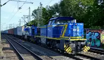 evb Logistik mit der MaK G 1206 Doppeltraktion  275 104  (NVR:  92 80 1275 104-8 D-ECVB ) +  275 503  (NVR:  92 80 1275 503-1 D-EVB ) und einem Containerzug am 02.06.20 Bf. Hamburg-Harburg Richtung Hamburger Hafen.