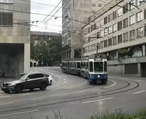 Linie 11 Wagennummer 2044  Wollishofen  zwischen Stampfenbach und Bahnhofquai. Datum: 6. 6. 2020