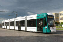 14. August 2014, Potsdam, an der Langen Brücke traf ich die Stadler Variobahn 428. Und  Ja, ich bin noch trocken nach Hause gekommen! 