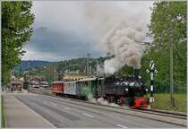 Ein  Klick  später, hier nun die bunte Version: Vom Licht her kein  Fotowetter  doch die Kälte begünstige die Rauch- und Dampfentwicklung. Die Blonay - Chamby G 2x 2/2 105 verlässt Blonay in Richtung Chamby. 

14. Juni 2020