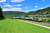 193 554 mit einem Kesselzug am 01.06.2020 bei Obereichstätt.