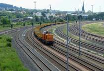 Press V 100, 293 023-8 ( 9880 3293 023-8 D-PRESS ) mit einem Langschienenwagenzug in Gera am 15.6.2020