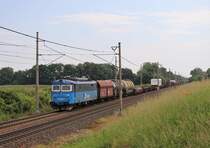 123 012-7 zusehen am 13.06.20 mit einem Mischer in Pardubice Opočínek.