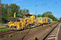 Hans Kaiser Gleisbau Plasser und Theurer Schotterplaniermaschine am 18.06.20 in Kahl am Main 