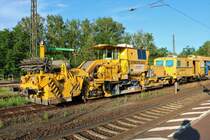 Hans Kaiser Gleisbau Plasser und Theurer Schotterplaniermaschine am 18.06.20 in Kahl am Main 
