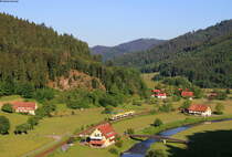 VT 521 und VT 523 als SWE87361 (Offenburg-Freudenstadt Hbf) bei Halbmeil 18.5.20