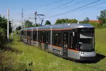 Tw.087 als Linie 4 auf der Fahrt zum Schloß Traun wenige hundert Meter hinter der Haltestelle Doblerholz. (12.06.2020)