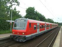 Steuerwagen mit Nr. 50 8080-33 163-2 Bxf von der S4
L�tgendortmund-Unna, hier beim Halt Dortmund Germania S,Gleis 1
die ganzen Wagengarnituren wurden wohl neu lackiert. 