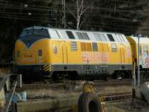 V270.06 der EBW beim Gleisbaueinsatz in Bad Hersfeld. Konnte leider nicht dichter rangehen sonst h�tte ich Bahngel�nde betreten m�ssen...