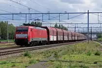 Kohlezug mit 189 074 durcheilt am 28 Juni 2020 Lage Zwaluwe.
