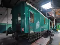 Ein zum Kino und/oder Theater umfunktionierter alter Personenwagen im Lokschuppen Pomerania. (Pasewalk, Juni 2020)