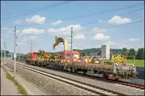 Der Fahrdraht erreicht Wettmanstätten ,.... 

In den letzten Wochen hat sich wieder einiges getan auf der neuen Koralmbahn. 
So wurde im Bahnhof Weststeiermark mit weiteren Hochbauten begonnen , oder wie hier der Fahrdraht auf Streckengleis 2 bis Wettmanstätten gesannt. 
25.06.2020