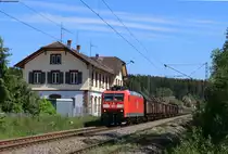 185 022-1 mit dem EZ 52054 (Villingen(Schwarzw)-Offenburg Gbf) bei Peterzell 27.5.20